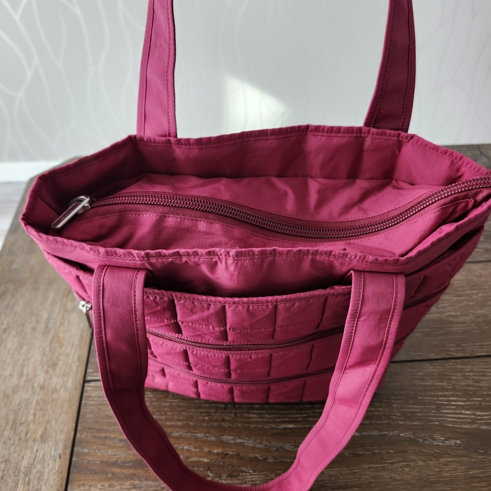 Lug Taxicab Tote Bag & Lug Tango Travel Wallet - Picture 6 of 15